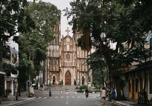 Thuê xe 16 chỗ Hà Nội: Tưởng dễ mà dễ không tưởng