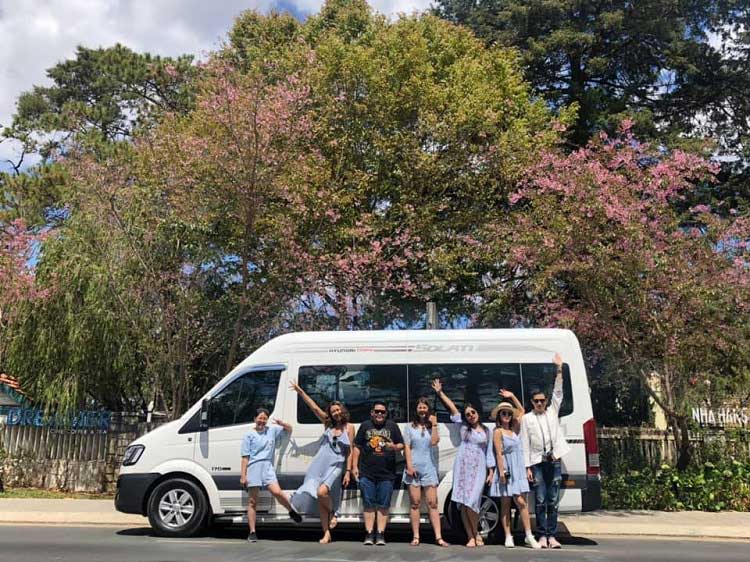 giấy tờ cần chuẩn bị khi thuê xe du lịch 16 chỗ